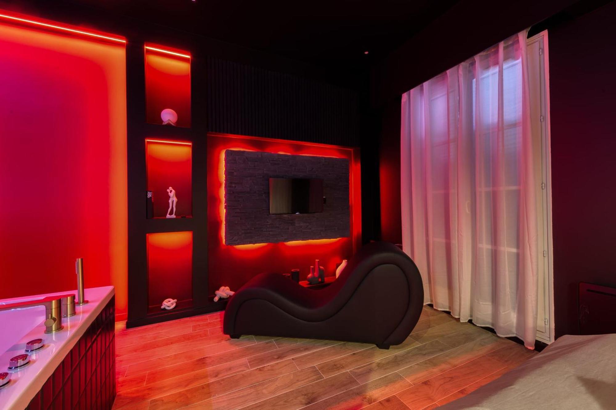 Suite Deluxe - Jacuzzi Melun Eksteriør bilde