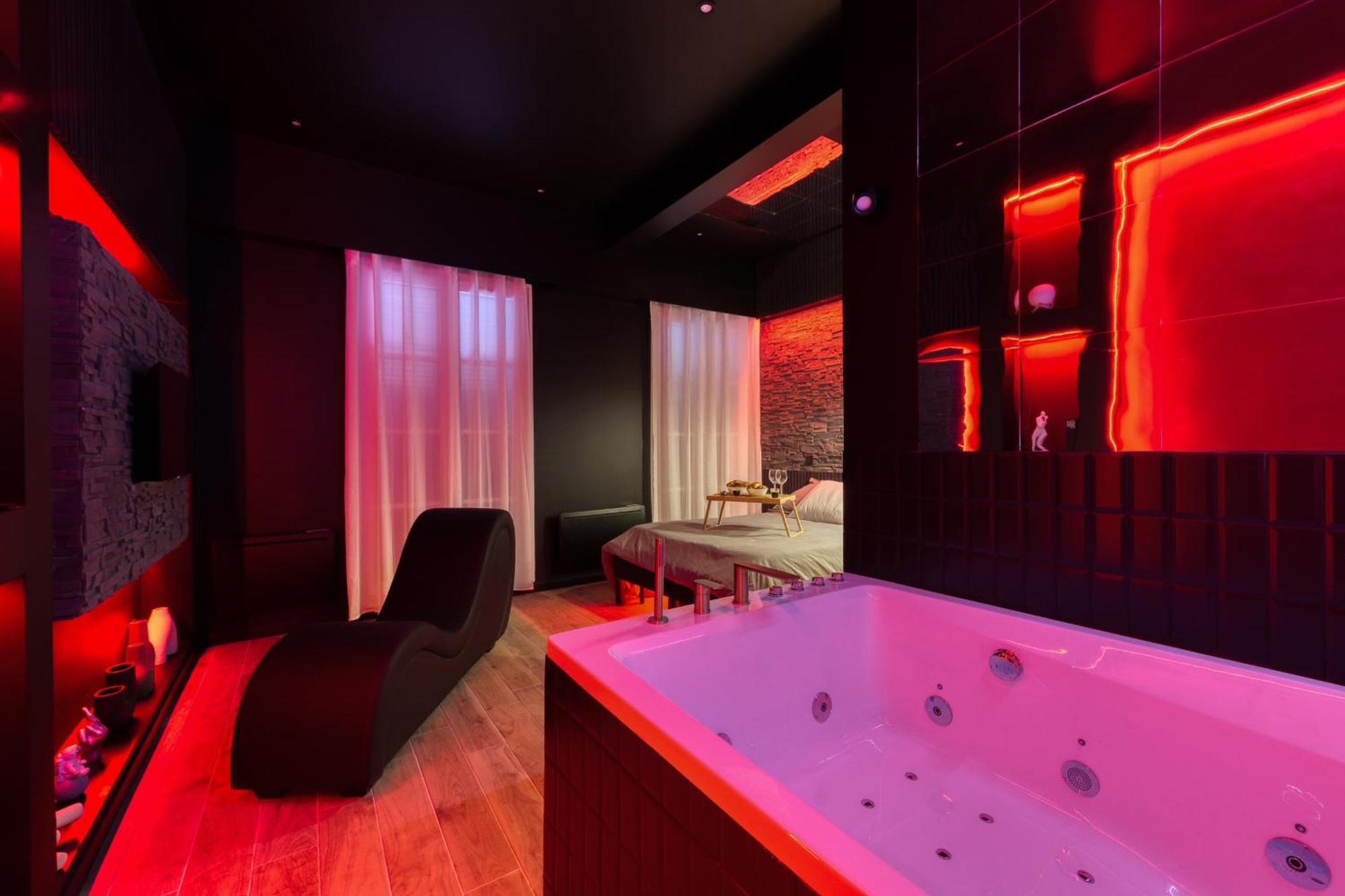 Suite Deluxe - Jacuzzi Melun Eksteriør bilde