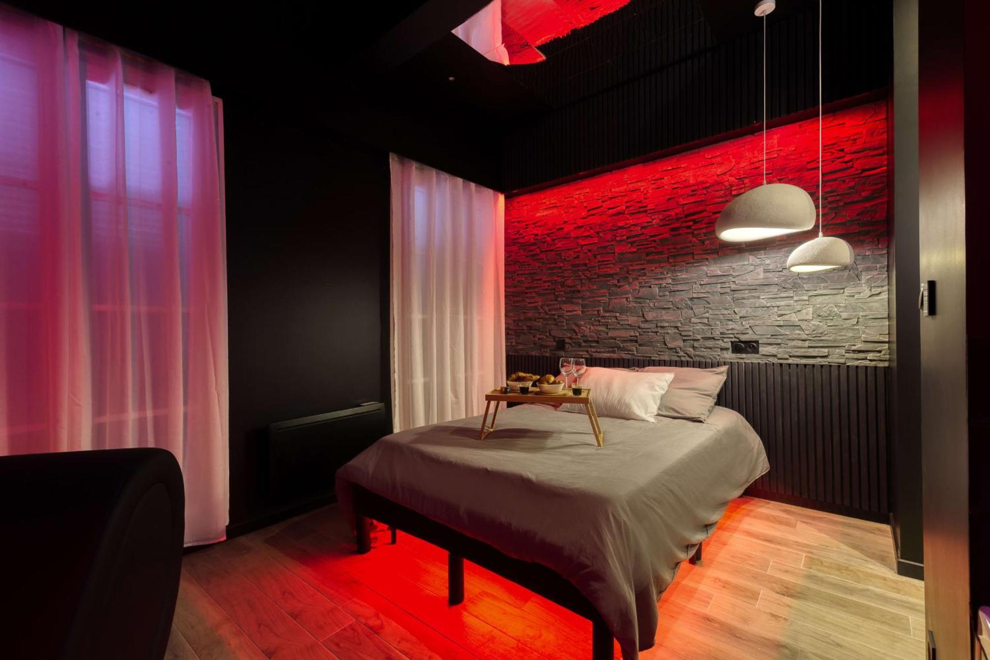 Suite Deluxe - Jacuzzi Melun Eksteriør bilde