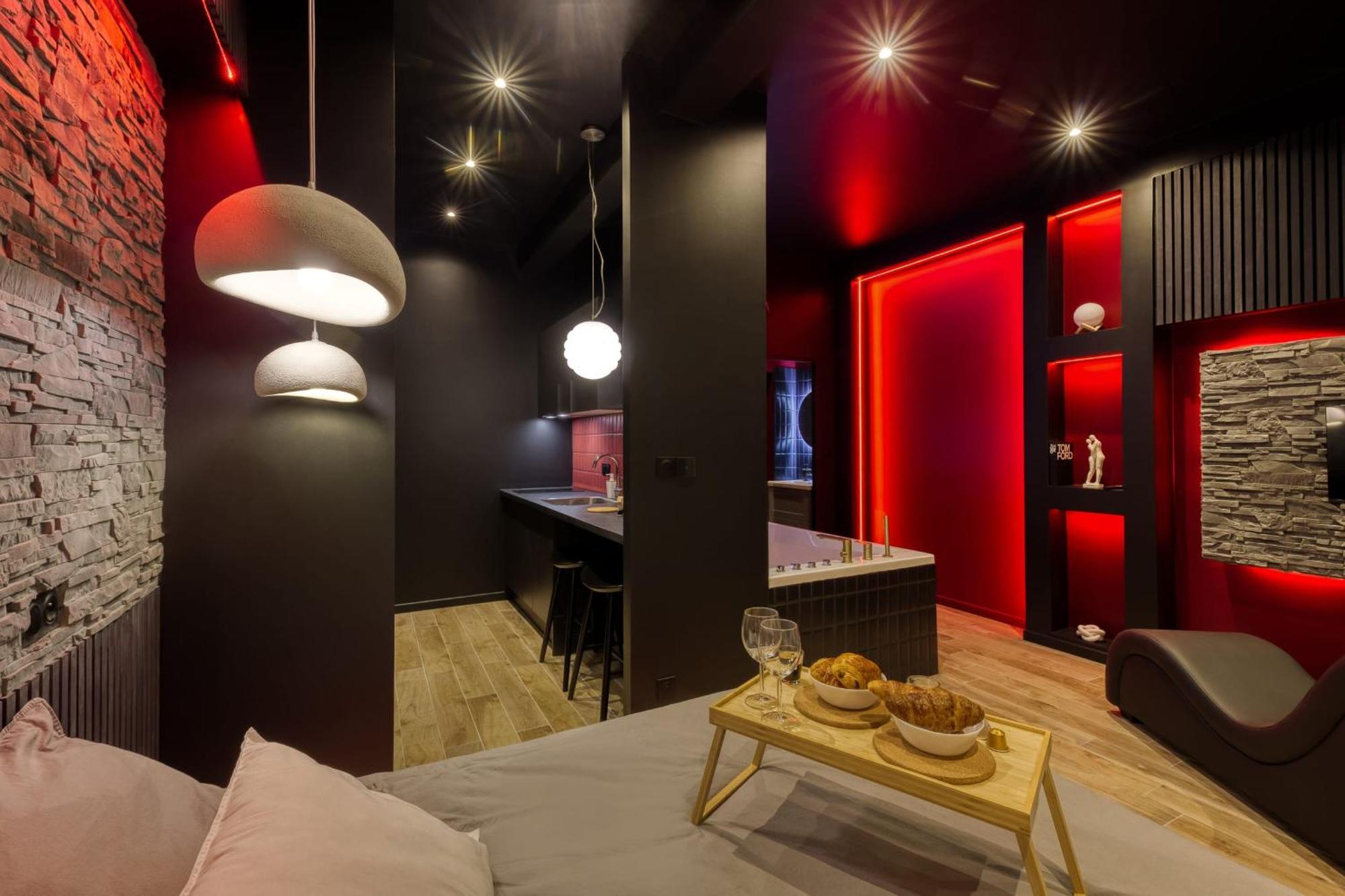 Suite Deluxe - Jacuzzi Melun Eksteriør bilde